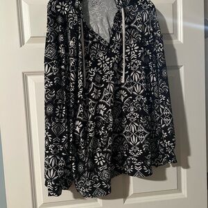 Lane Bryant LIVI Black and White Floral Hoodie plus 22/24